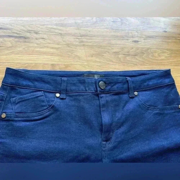 1822 Denim Jean Shorts (EUC) - Picture 4 of 7